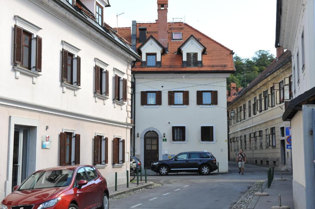 Spacious 2-Bedroom Apartment Zabjak With Ac Tour As Ljubljana Buitenkant foto
