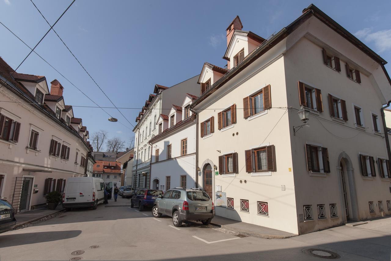 Spacious 2-Bedroom Apartment Zabjak With Ac Tour As Ljubljana Buitenkant foto